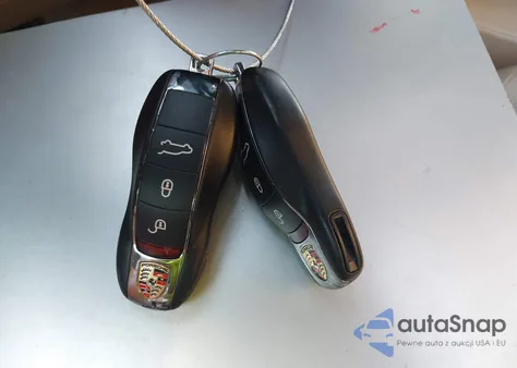 2016 Porsche Cayenne z USA, uszkodzony, nr VIN WP1AA2A24GKA15594